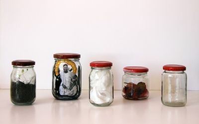 Exposición "Ezbozo en Frasco; Presencias en la Cocina" Luisa Barrera Exposición "Ezbozo en Frasco; Presencias en la Cocina" Luisa Barrera