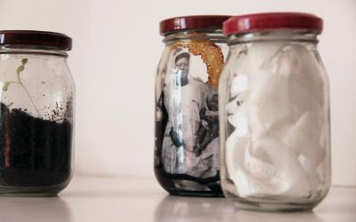 Exposición "Ezbozo en Frasco; Presencias en la Cocina" Luisa Barrera Exposición "Ezbozo en Frasco; Presencias en la Cocina" Luisa Barrera