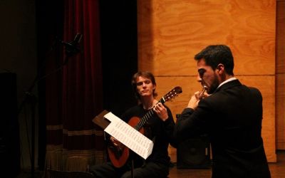 Emmanuel Sowicz (guitarra) y Gerardo Bluhm (flauta).