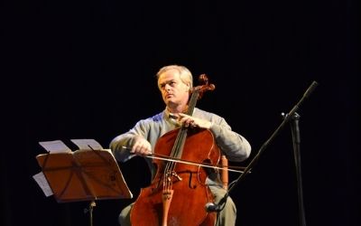 El destacado violoncellista escocés Niall Brown.