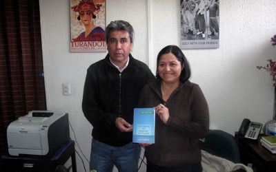 El Profesor Matus, dona a la biblioteca de la FACSO, tres ejemplares de su libro. El Profesor Matus, dona a la biblioteca de la FACSO, tres ejemplares de su libro.