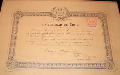 Familia de Justicia Espada Acuña Mena dona objetos y documentos de la primera ingeniería de Chile y Sudamérica al Archivo Central Andrés Bello. Familia de Justicia Espada Acuña Mena dona objetos y documentos de la primera ingeniería de Chile y Sudamérica al Archivo Central Andrés Bello.