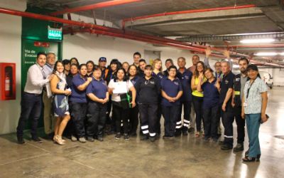 COMPAS reconoce a funcionarias FCFM por su compromiso con la salud y seguridad de sus equipos COMPAS reconoce a funcionarias FCFM por su compromiso con la salud y seguridad de sus equipos