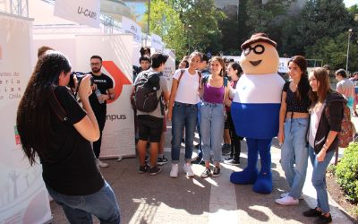 Feria de actividades extraprogramáticas de la FCFM para mechones. Feria de actividades extraprogramáticas de la FCFM para mechones.