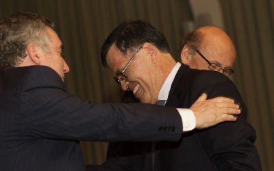 Profesor Patricio Aceituno asume como nuevo decano de la FCFM Profesor Patricio Aceituno asume como nuevo decano de la FCFM