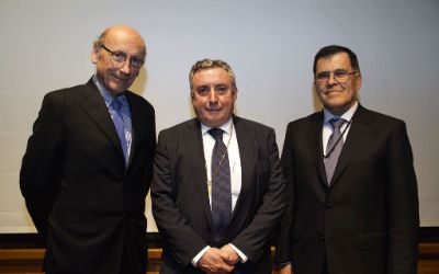 Profesor Patricio Aceituno asume como nuevo decano de la FCFM Profesor Patricio Aceituno asume como nuevo decano de la FCFM