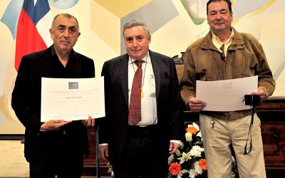 U. de Chile agradeció y homenajeó a funcionarios que cumplieron 40 años de Servicio