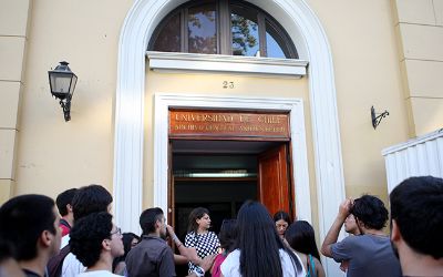 Mechones recorrieron la Universidad de Chile 