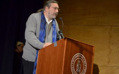 Comunidad universitaria homenajeó al profesor Humberto Maturana