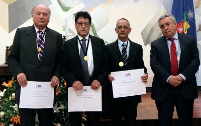 Medalla 40 años de servicio: reconocimiento a toda una vida vinculada a la Casa de Bello Medalla 40 años de servicio: reconocimiento a toda una vida vinculada a la Casa de Bello