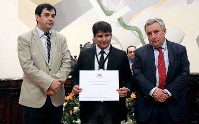 Medalla 40 años de servicio: reconocimiento a toda una vida vinculada a la Casa de Bello Medalla 40 años de servicio: reconocimiento a toda una vida vinculada a la Casa de Bello