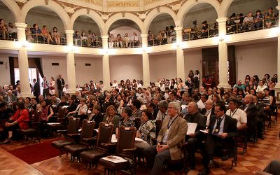 Medalla 40 años de servicio: reconocimiento a toda una vida vinculada a la Casa de Bello Medalla 40 años de servicio: reconocimiento a toda una vida vinculada a la Casa de Bello