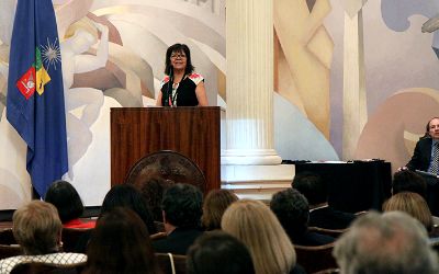 Medalla 40 años de servicio: reconocimiento a toda una vida vinculada a la Casa de Bello Medalla 40 años de servicio: reconocimiento a toda una vida vinculada a la Casa de Bello