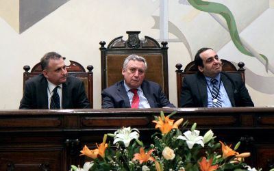 Medalla 40 años de servicio: reconocimiento a toda una vida vinculada a la Casa de Bello Medalla 40 años de servicio: reconocimiento a toda una vida vinculada a la Casa de Bello