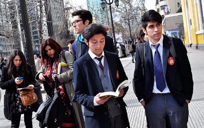 U. de Chile celebró los 100 años de Parra con lectura ciudadana