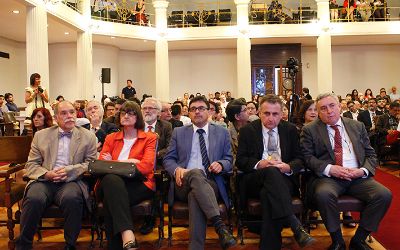 U. de Chile distinguió a académicos por trabajos en investigación U. de Chile distinguió a académicos por trabajos en investigación