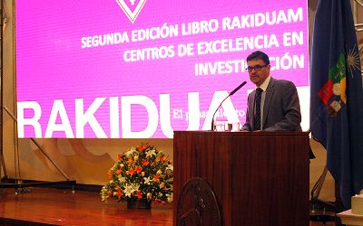 U. de Chile distinguió a académicos por trabajos en investigación U. de Chile distinguió a académicos por trabajos en investigación