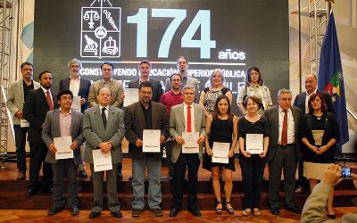 U. de Chile distinguió a académicos por trabajos en investigación U. de Chile distinguió a académicos por trabajos en investigación