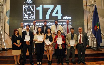 U. de Chile distinguió a académicos por trabajos en investigación U. de Chile distinguió a académicos por trabajos en investigación