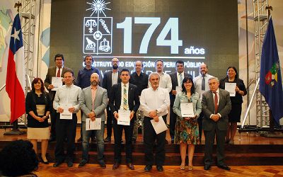 U. de Chile distinguió a académicos por trabajos en investigación U. de Chile distinguió a académicos por trabajos en investigación