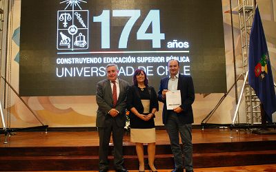 U. de Chile distinguió a académicos por trabajos en investigación U. de Chile distinguió a académicos por trabajos en investigación