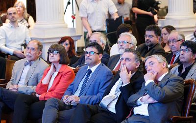 U. de Chile distinguió a académicos por trabajos en investigación U. de Chile distinguió a académicos por trabajos en investigación