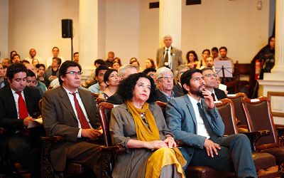 U. de Chile distinguió a académicos por trabajos en investigación U. de Chile distinguió a académicos por trabajos en investigación