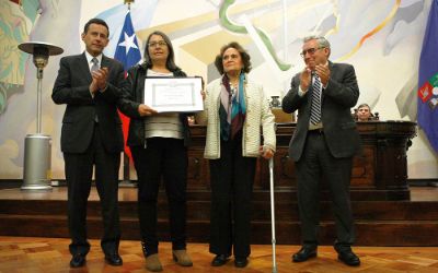 Universidad de Chile entregó 11 nuevos títulos póstumos a estudiantes ejecutados y desaparecidos Universidad de Chile entregó 11 nuevos títulos póstumos a estudiantes ejecutados y desaparecidos