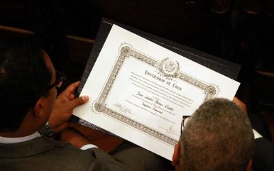 Universidad de Chile entregó 11 nuevos títulos póstumos a estudiantes ejecutados y desaparecidos Universidad de Chile entregó 11 nuevos títulos póstumos a estudiantes ejecutados y desaparecidos