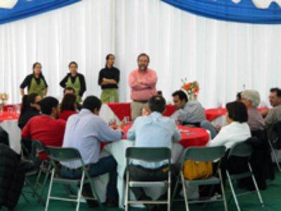 Durante el almuerzo, el Vicedecano de la Facultad de Ciencias Agronómicas, Profesor Carlos Muñoz, tuvo la oportunidad de convocar a una discusión abierta sobre la visión de  la carrera.