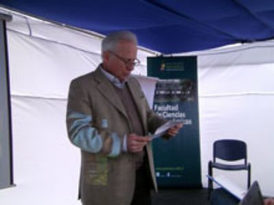 Prof. Roberto Neira R. , Decano de la Facultad.