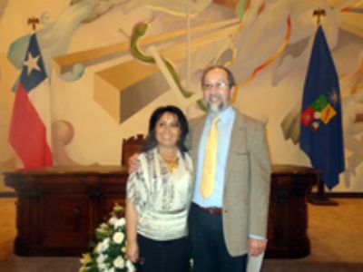 Profesor González junto a su esposa.