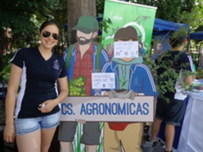 Romina Caroca, monitora de la Facultad de Ciencias Agronómicas