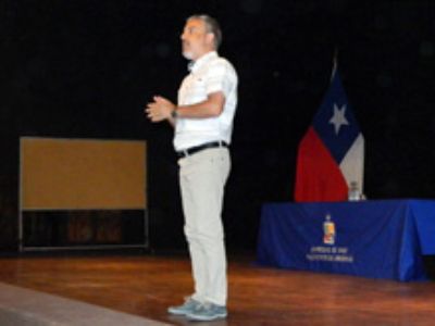 Prof., Juan Manuel Uribe, Director Escuela de Pregrado