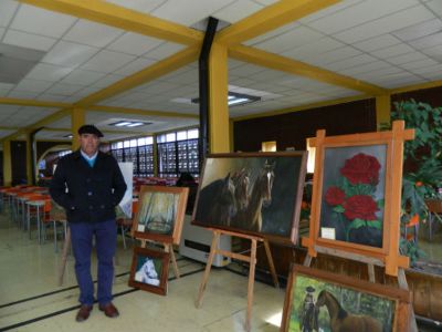El Profesor Manuel Pizarro de la Facultad de Ciencias Veterinarias y Pecuarias, expuso parte de su obra.