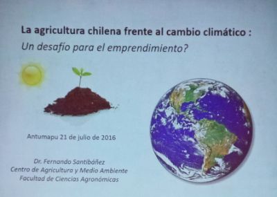 Destacados especialistas expusieron temáticas estrechamente vinculadas con la agricultura chileno y el cambio climático.