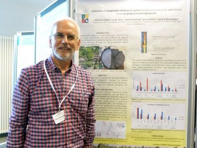 El Profesor Montealegre presentó 2 trabajos de investigación relacionados con el Control Biológico de enfermedades de la madera de la vid.