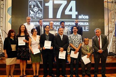 184  académicos fueron reconocidos por la realización de trabajos de alto impacto social en investigación, innovación y creación artística durante el último año.