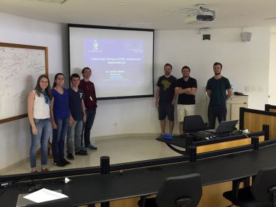 Profesor Mattar junto a los alumnos del Doctorado en Sensores Remotos de INPE, Brasil.