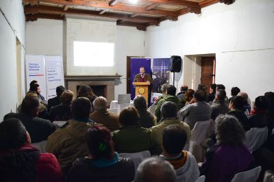 El Vicedecano, Profesor Carlos Muñoz, en la ceremonia de inicio del proyecto hizo hincapié en el rescate y fomento del patrimonio agroalimentario de Chile.
