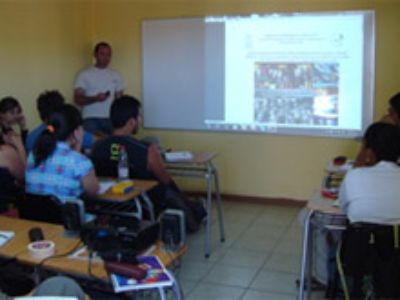 Dr. Nicolás Franck durante las clases teóricas