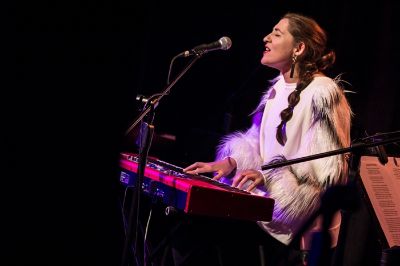 Paz Mera regresa a Sala Isidora Zegers con su concierto "Sea mi música"