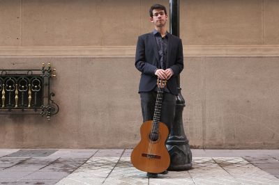 Guitarrista Vicente Moreno presenta concierto Danzas Rituales y Festivas