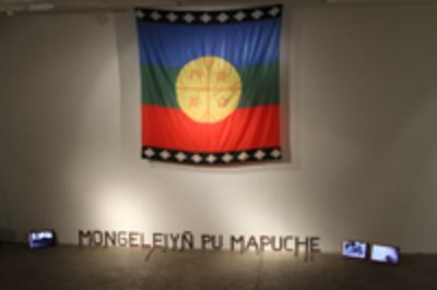 ¿Mongeleiyñ pu mapuche¿ fue la frase que utilizó Francisco Huichaqueo como parte de su obra en la que posicionó la bandera Mapuche.