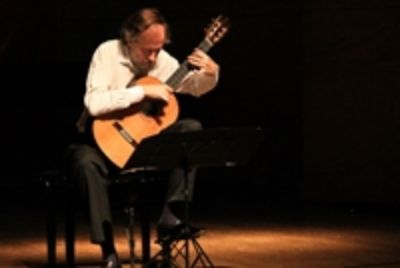 Luis Orlandini, quien ofrecerá un concierto de guitarra junto a Mauricio Valdebenito. 