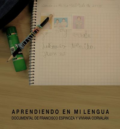 El documental "Aprendiendo en mi lengua", expone la importancia de que los/as niños/as Sordos/as aprenden en su lengua nativa.