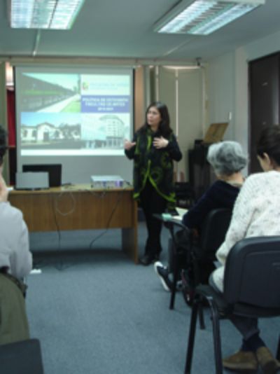 La presentación de ambas políticas se llevó a cabo el pasado 18 de octubre en dependencias de la sede Alfonso Letelier Llona de la Facultad de Artes.