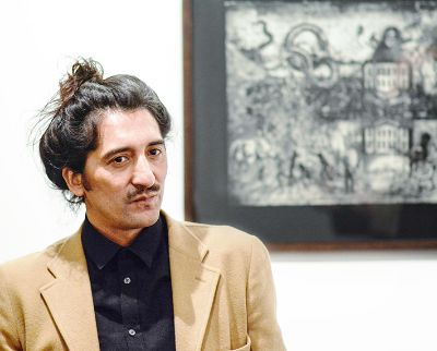 "Primera Fundacional - Derrotero Australis" se titula la exposición del artista visual y profesor del DAV, Carlos Damacio Gómez en Galería Casa Colorada.