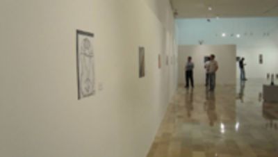 "La copia de la copia de la copia" reúne propuestas de artistas ecuatorianos, españoles y chilenos en la Sala de Arte del Museo Antropológico y de Arte Contemporáneo de Guayaquil, en Ecuador.
