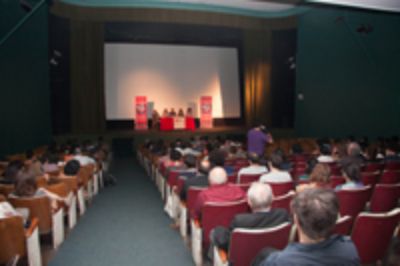 Al lanzamiento en el Cine Arte Normadie asistió gran cantidad de público.